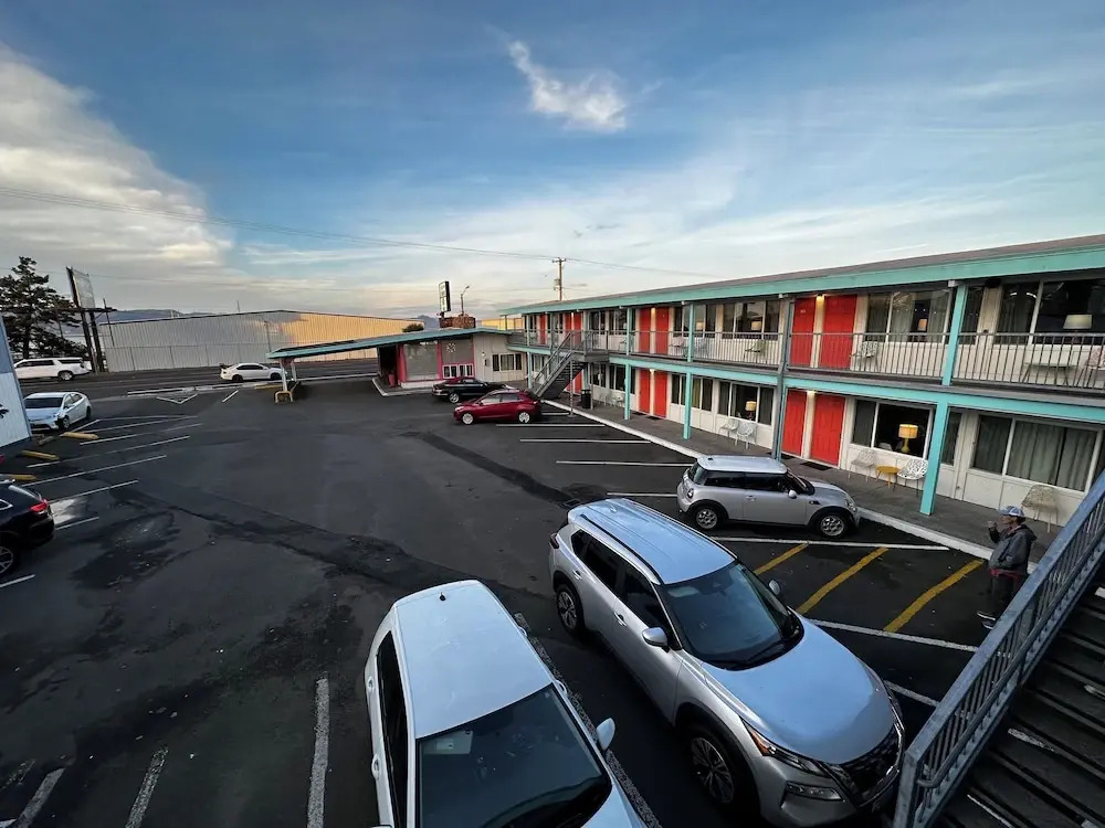 Atomic Motel