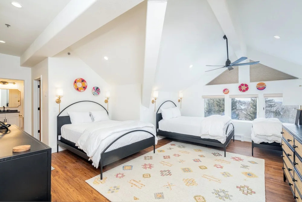 Bear Creek Lodge 406 4 Bedroom Condo by Alpine Lodging Telluride