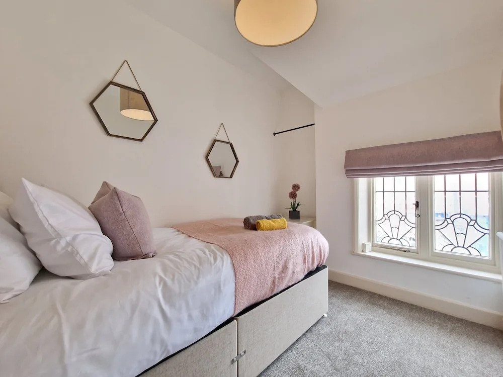 Dysa South Clifton House