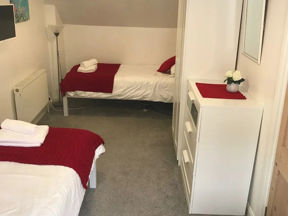 Nice Holiday Home in the Beautiful, Hilly Looe, Near the Sandy Beach