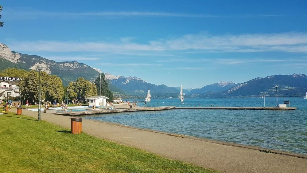 Suite du Lac II