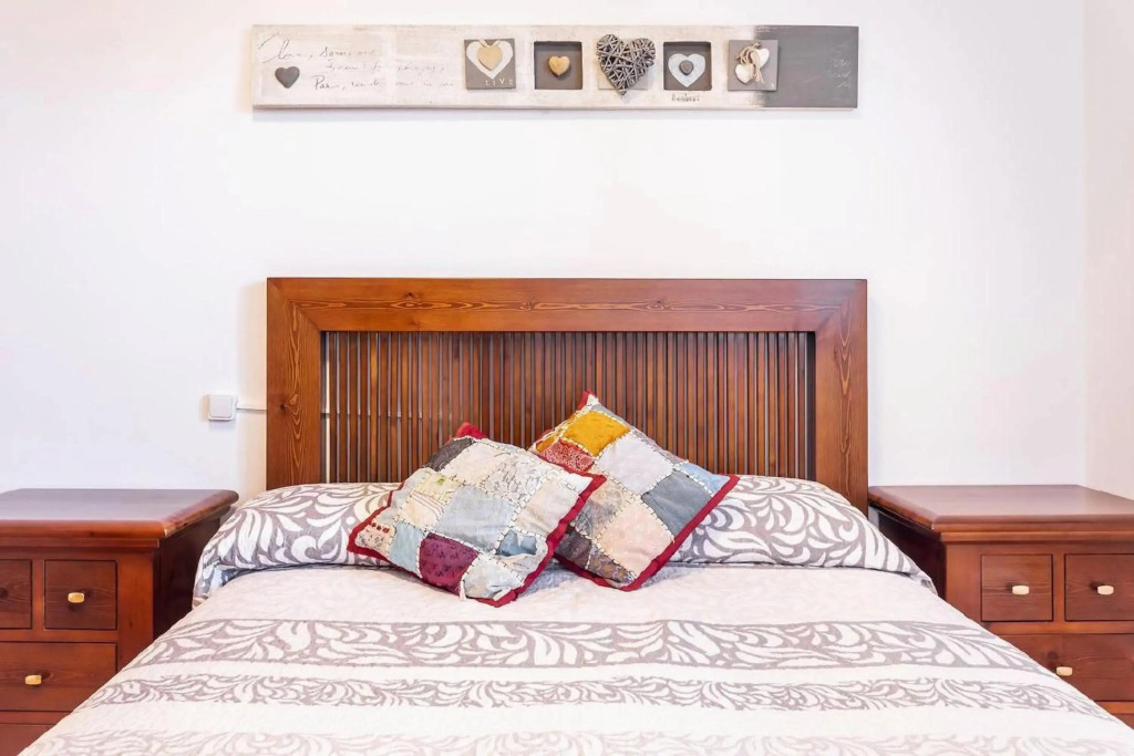 Apartamento con terraza y piscina