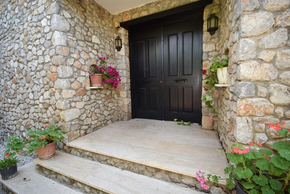 Villa Nail by Helaltatilvillari