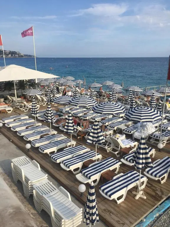 Studio carré d'or situé à 50 m de la plage