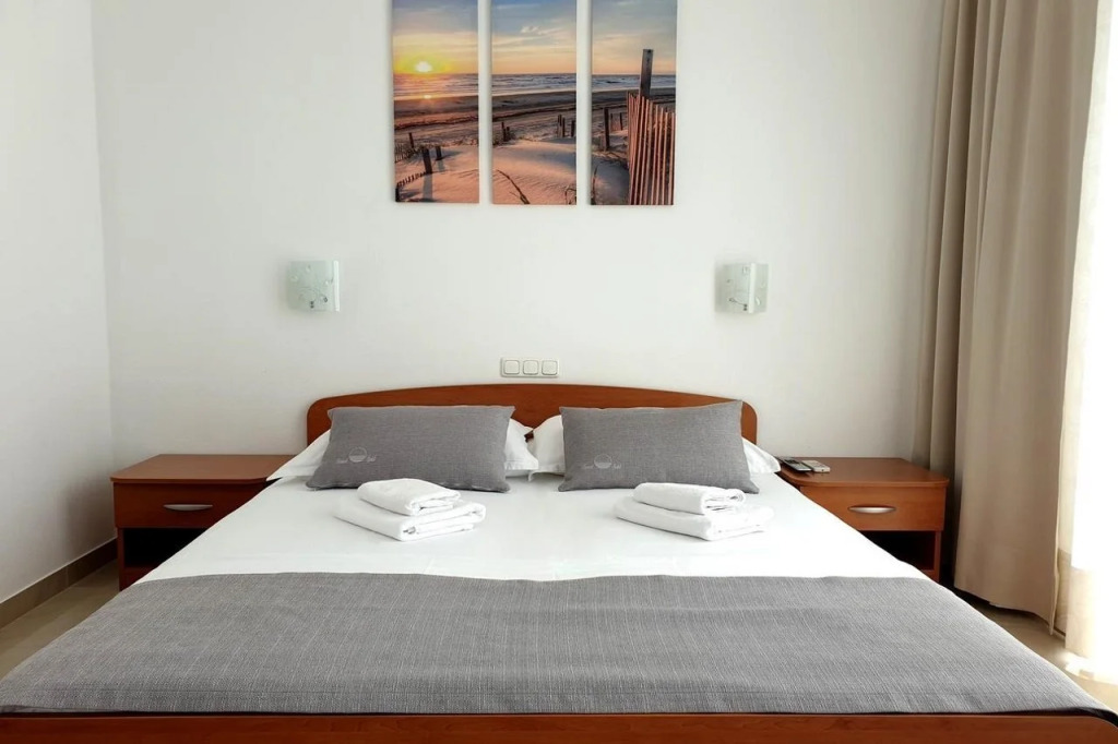 Sunset Split Rooms