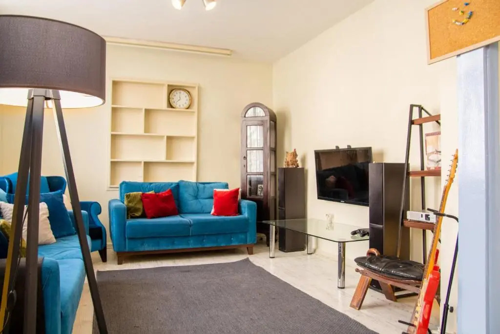 Vibrant and Central Flat in Karsiyaka Near Sea