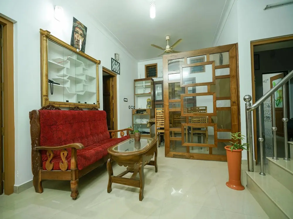 OYO 12026 Planter's Villa