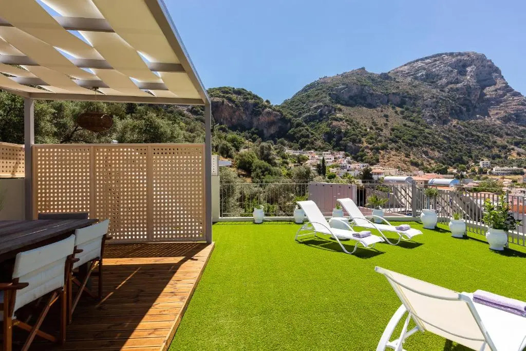 Stefanakos House