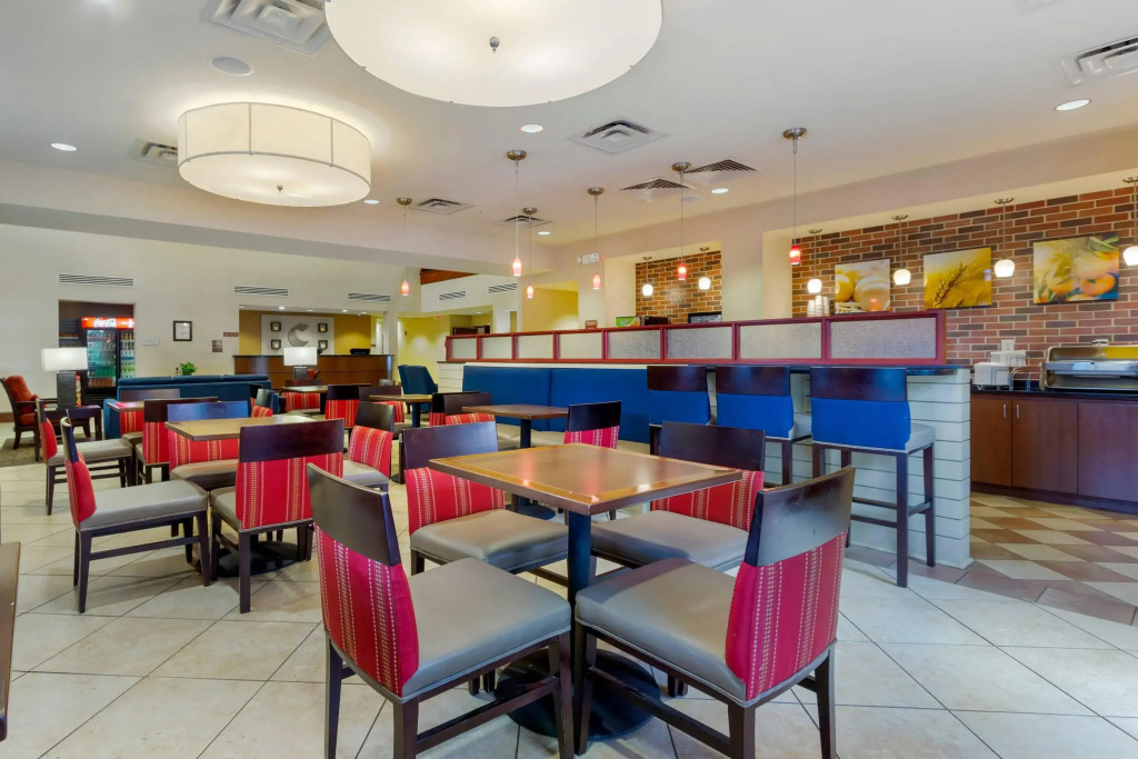 Comfort Suites Charleston West Ashley