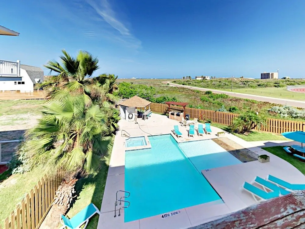 131 Sea Breeze 1 Bedroom 1 Bathroom Condo