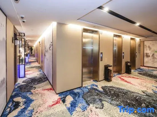 Pinmo Hotel (Zhengzhou Longzihu Subway Station Store)