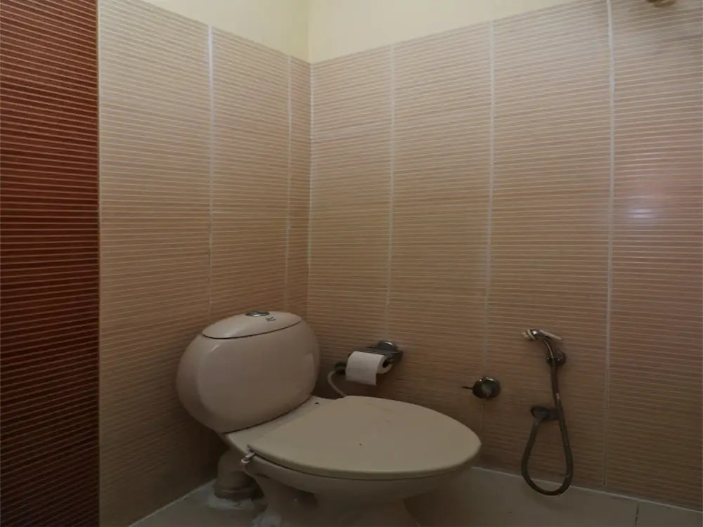 OYO 3735 Hotel Chilana Tower