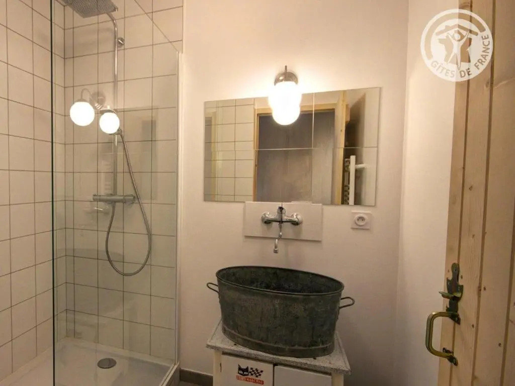 Gîte cocon avec spa et sauna à Saint-Germain-Lespinasse - FR-1-496-6