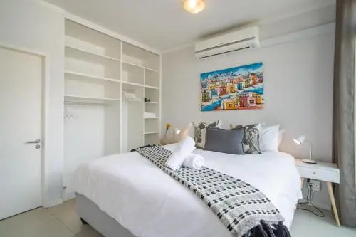 Four Seasons Apartments