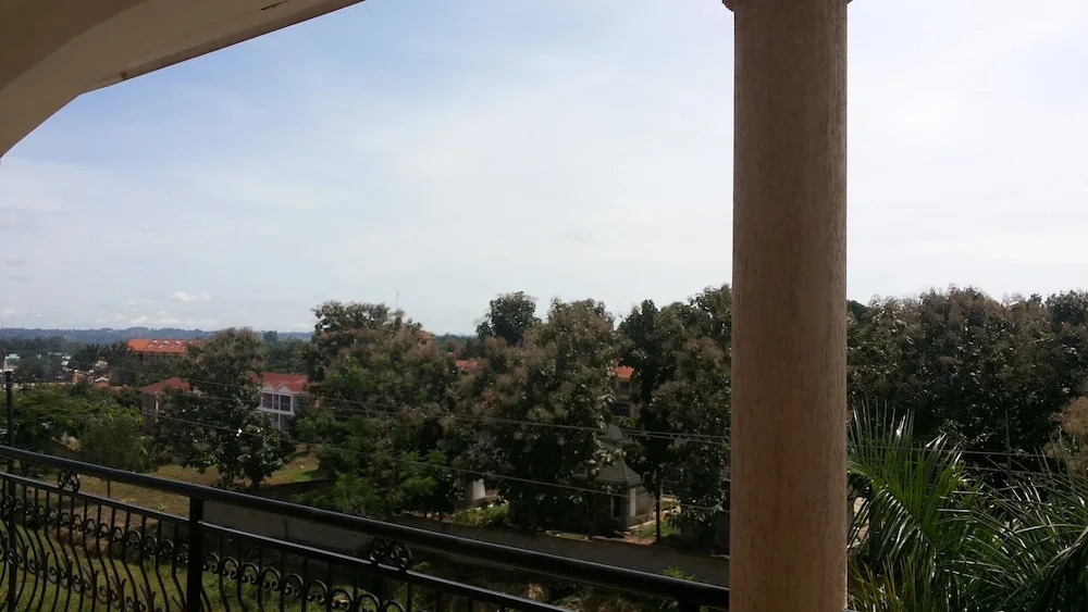 RoseVilla Hotel