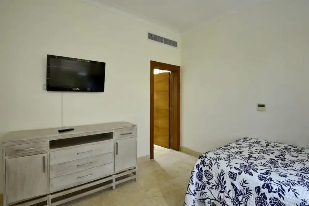 Spacious and Fully-equiped Apartment With Golf Course View in Exclusive Beach Resort
