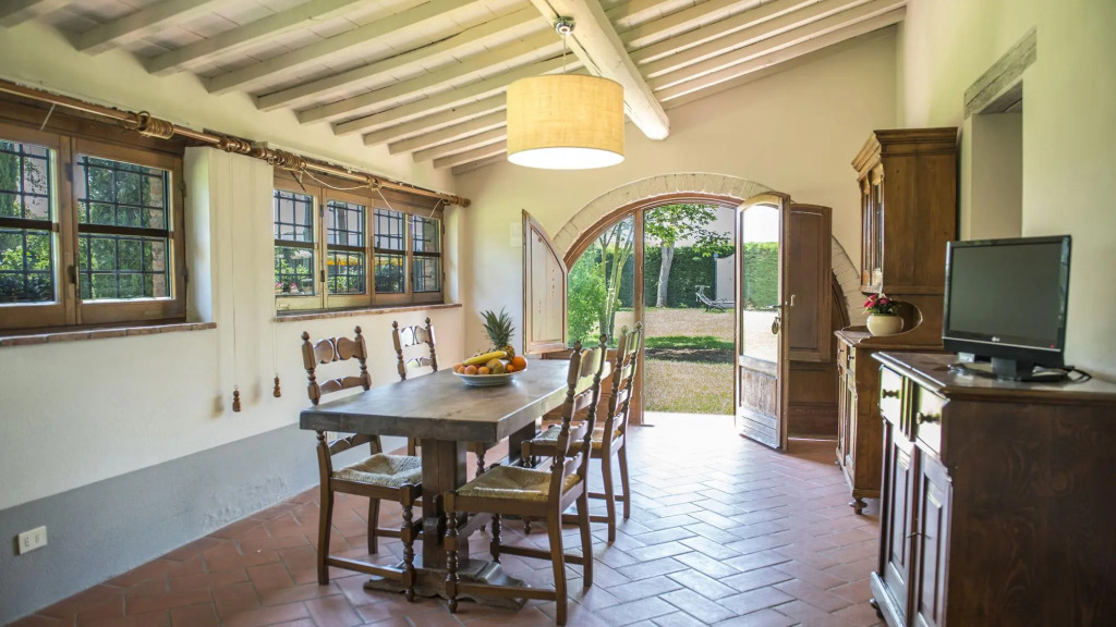 Le Caselle 26, Emma Villas