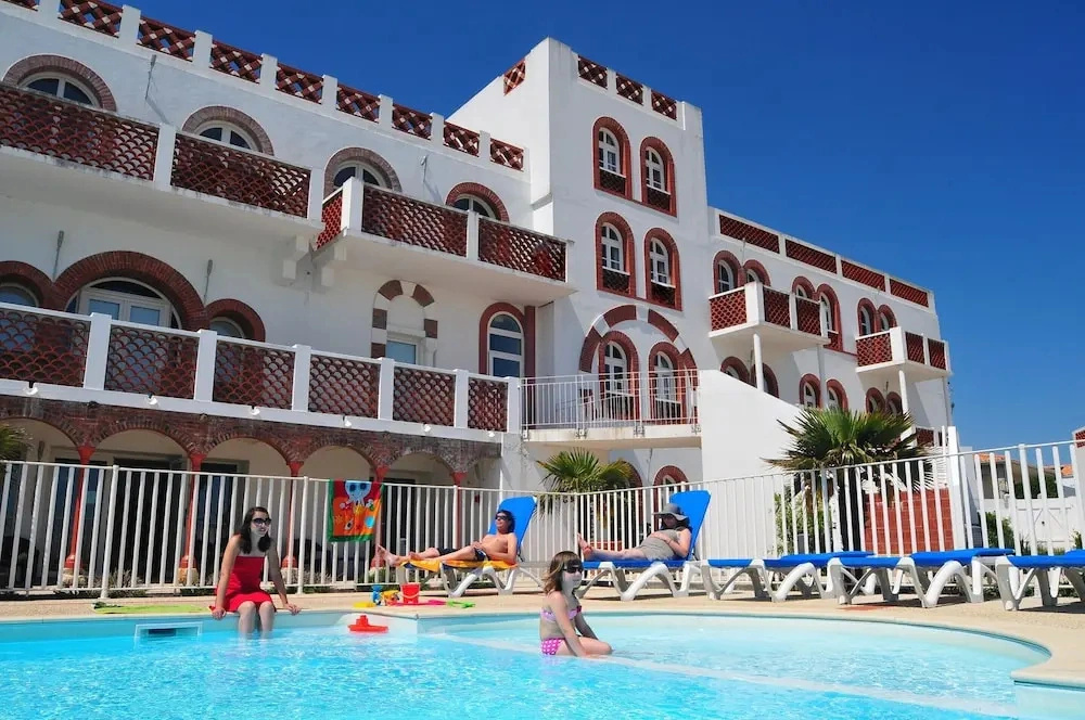 Spacious Loire Coastal Stay for 5