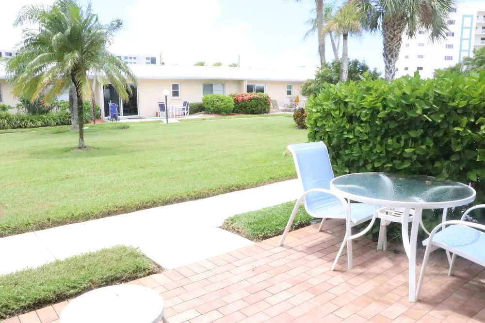 Jamaica Royale 015 - 1 Br Apts