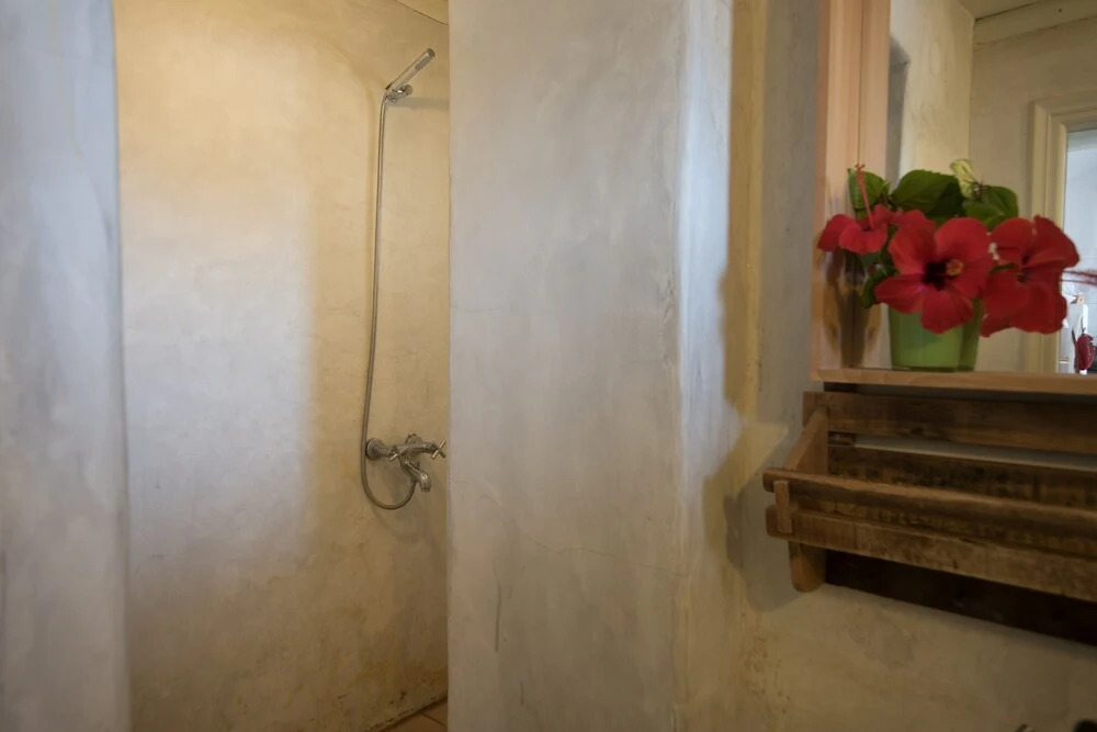 Elegant, laid-back and by the sea by VillaRentalsgr