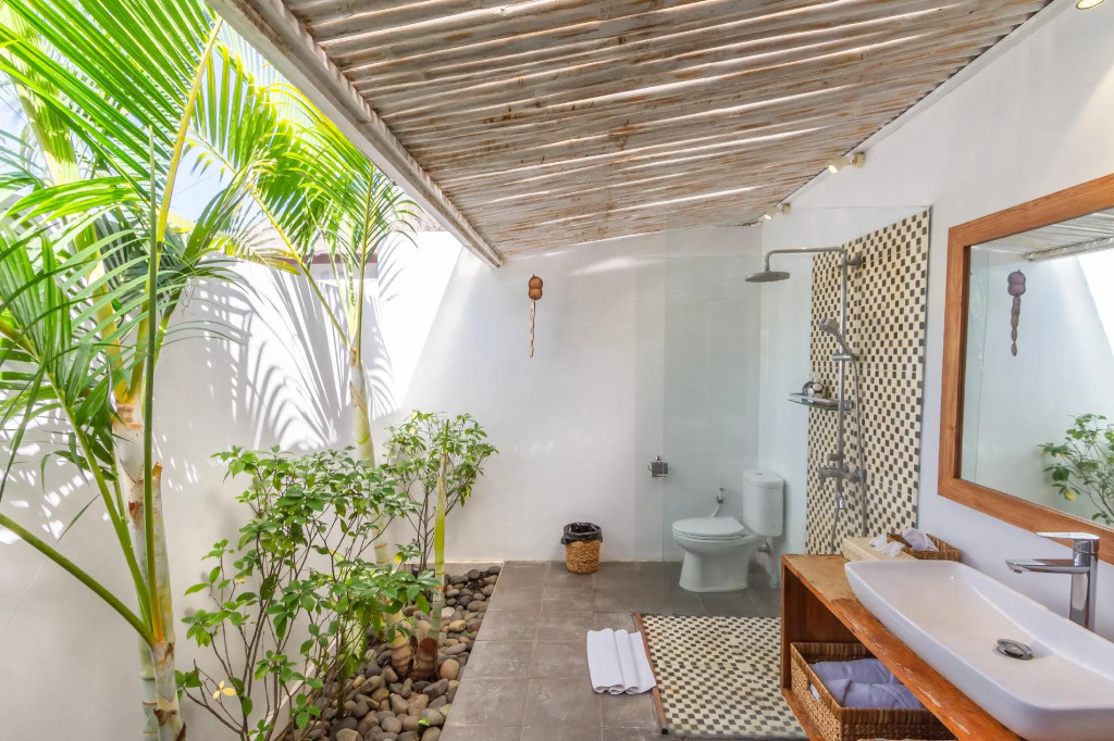 Villa Nahema - 4BR Villa in Seminyak Next to the Beach