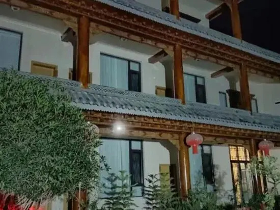 Weixi Gadan Fanyin Homestay (Tacheng Cultural Square Store)