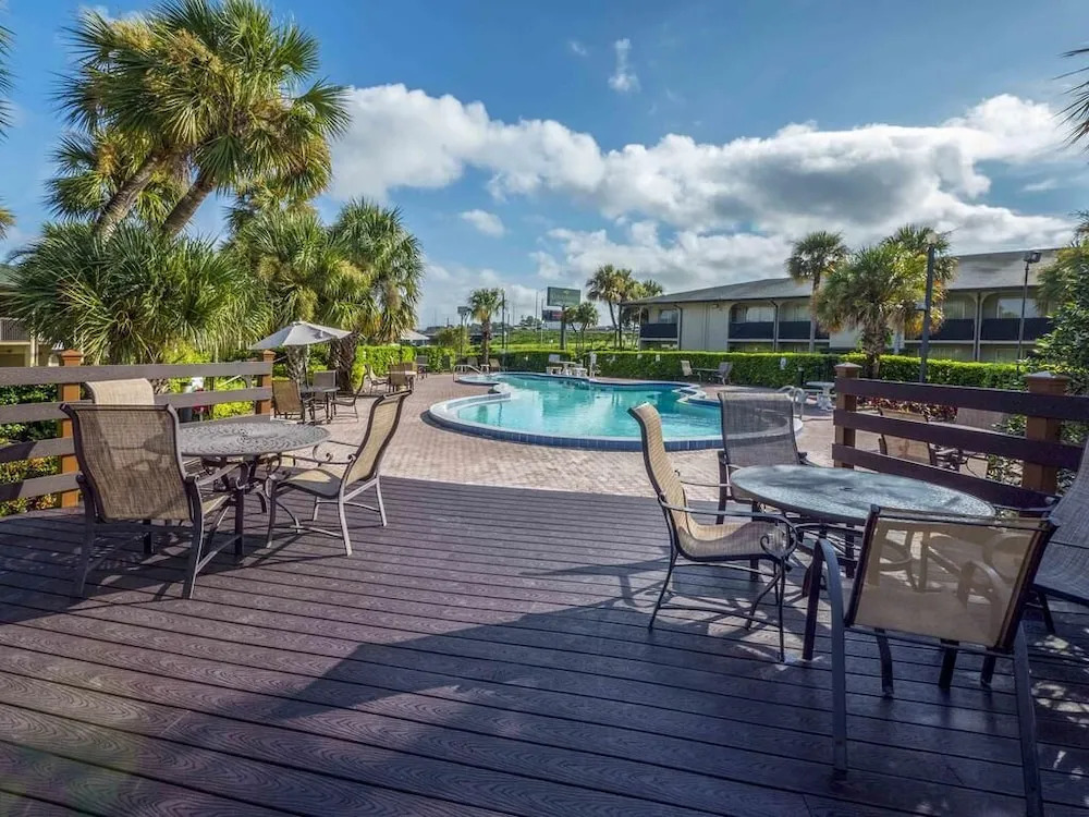 Countryside Inn & Suites Orlando