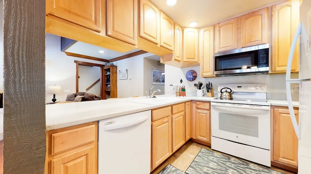 Horizons 4 168 Updated Upstairs Unit with Private Washer Dryer, Walk to Town, On Shuttle Route to Lodges by RedAwning