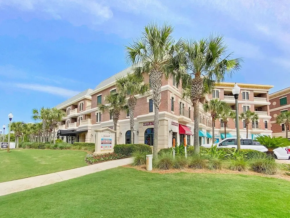 Seacrest - 6 - 2 Br townhouse by RedAwning