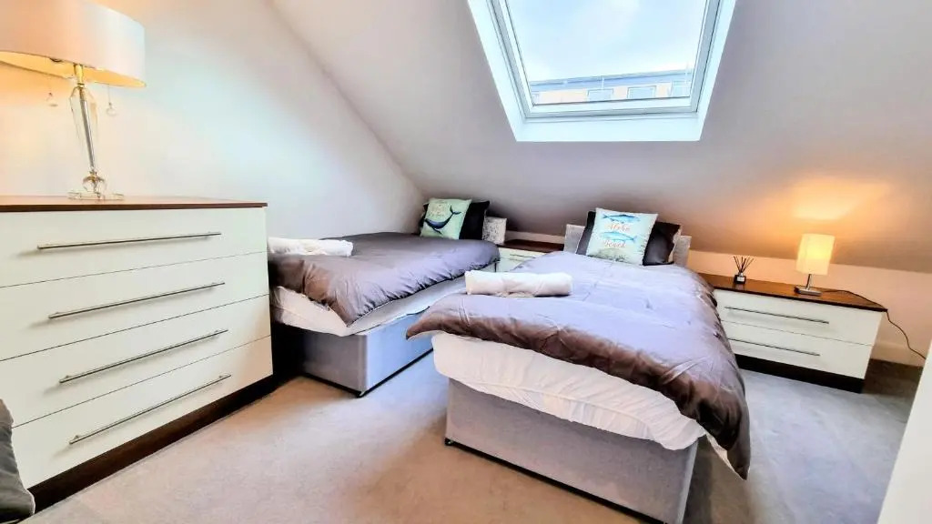 Surbiton Luxury Garden House 19