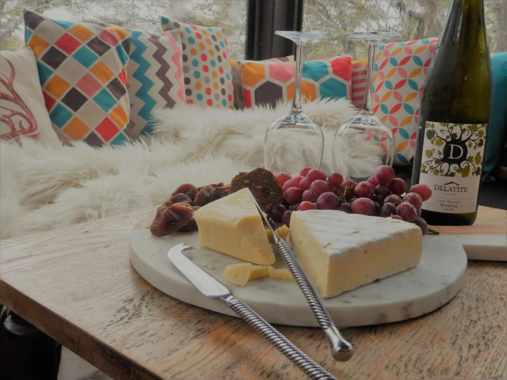 Mountain Retreat Suitable for 2 Families, Sleeps 8