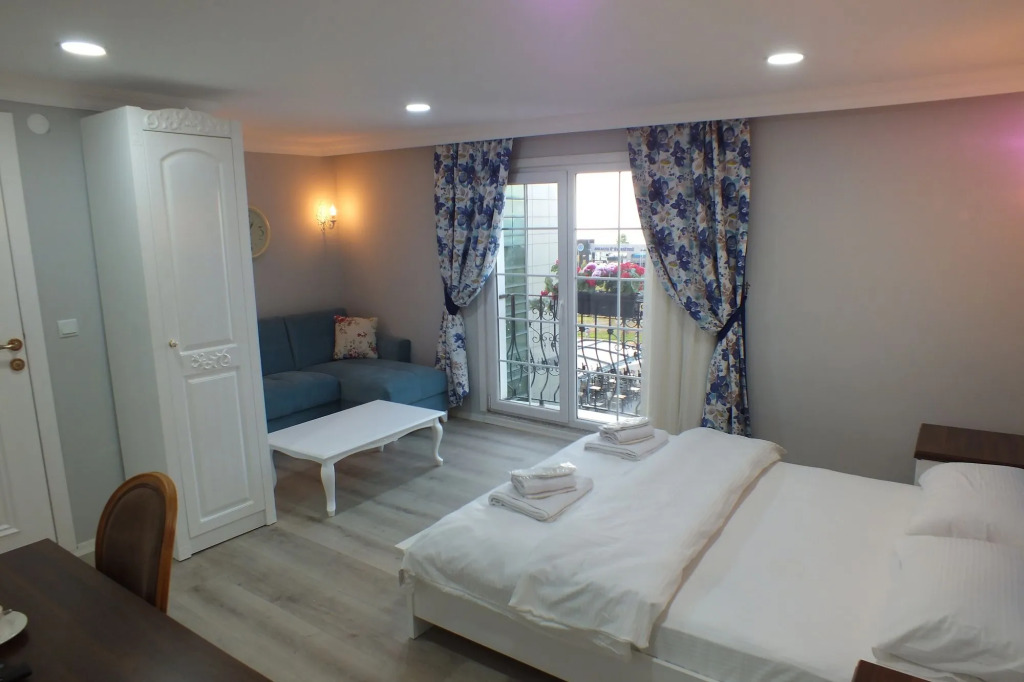 Real King Boutique Hotel