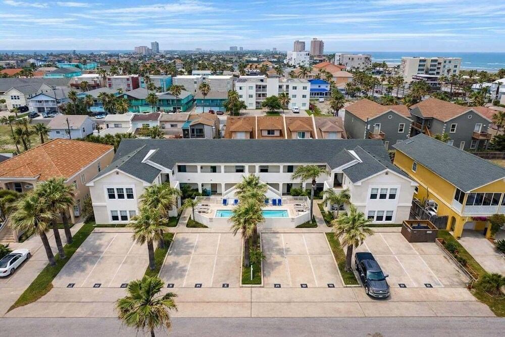 Sea Dancer #10 2 Bedroom Condo by RedAwning