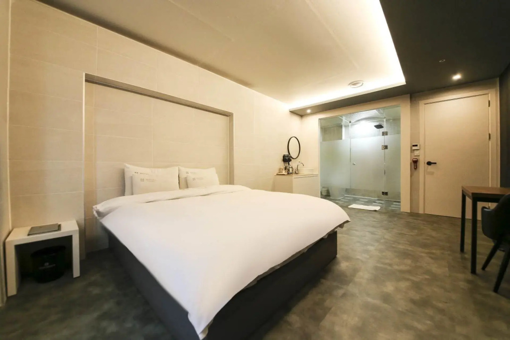 Pandora Hotel