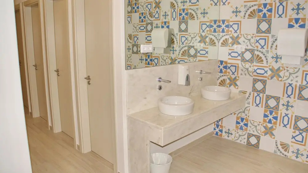 Topcity Hostel & Suites