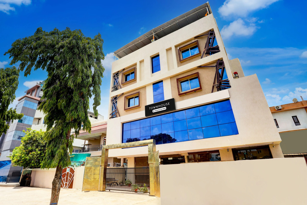 Townhouse Oak Bhopal Aashima Mall