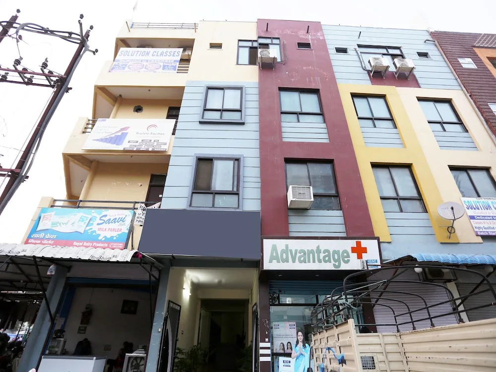 OYO 10391 Hotel Royal Sunshine
