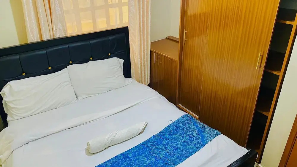 Eunrob Plaza Apartments Utawala