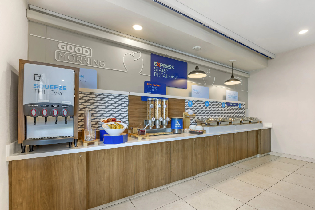 Holiday Inn Express Hotel & Suites Astoria by IHG