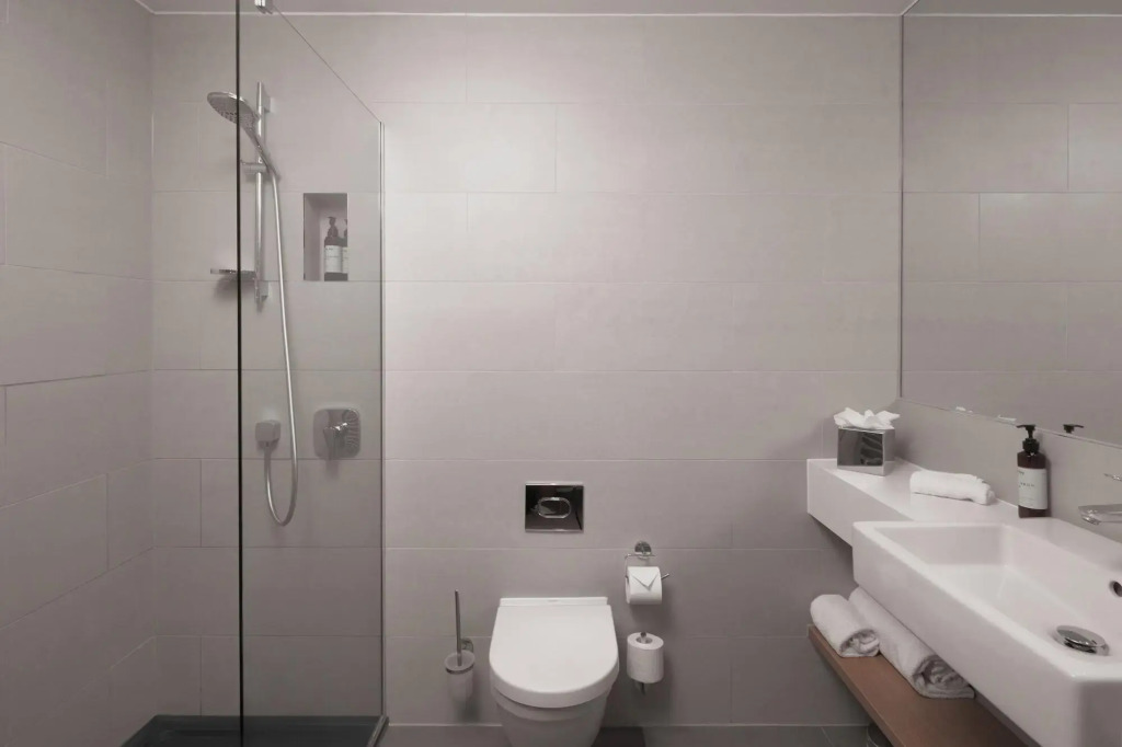 The Lincoln Suites