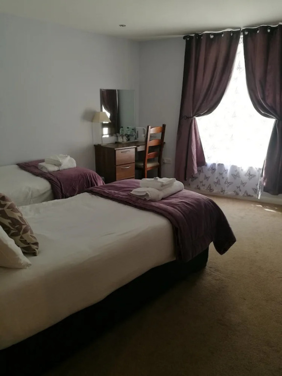 Barley Sheaf, Old Bridge Street EN SUITE ROOMS, ROOM ONLY