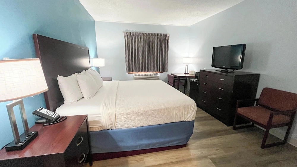 Studio 6 Suites   Tiffin, Oh