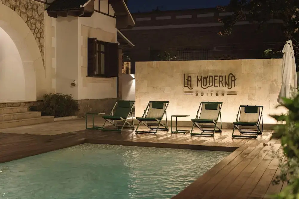 La Moderna Suites