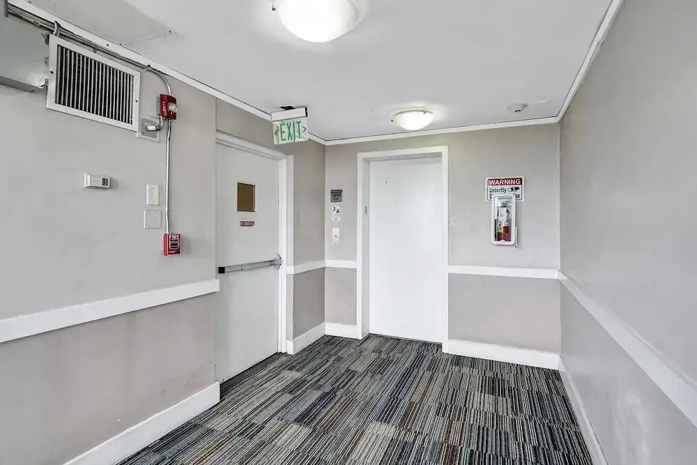 Ocean Dr 1BR Miami Beach Getaway