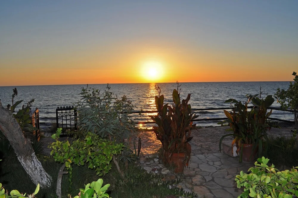 Corfu Beachfront holiday Houses Yannis on Agios Gordios beach