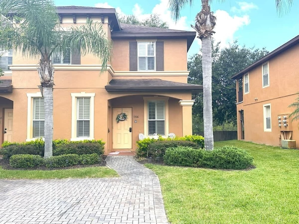 4br Resort Home With Pool And Lazy River Sleeps 10 4 Bedroom Townhouse