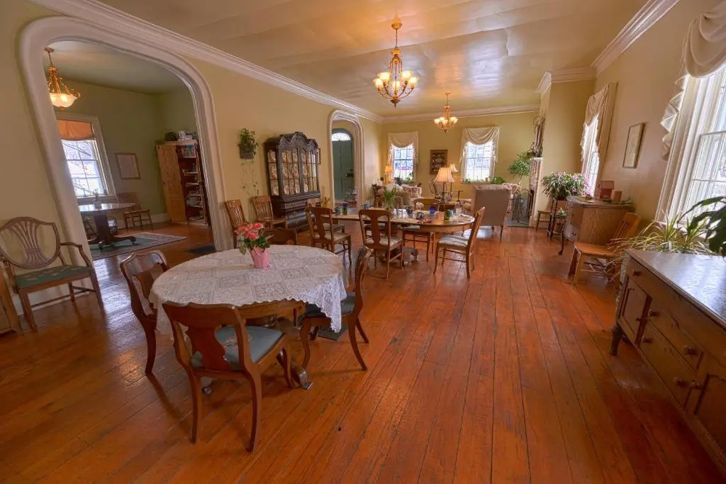 B&B at Oliver Phelps
