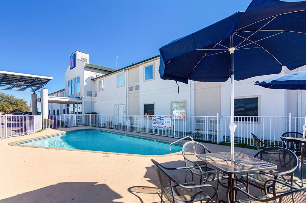 Motel 6-Terrell, TX