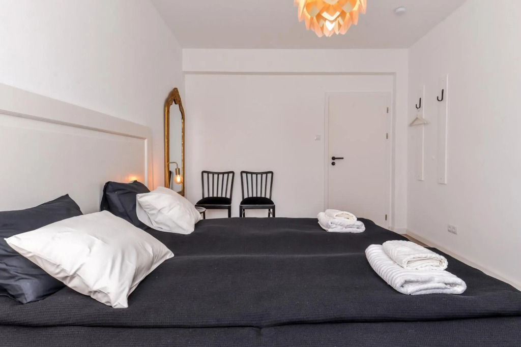 66 Apartment - Stylish Two Bedroom in Lozenets District