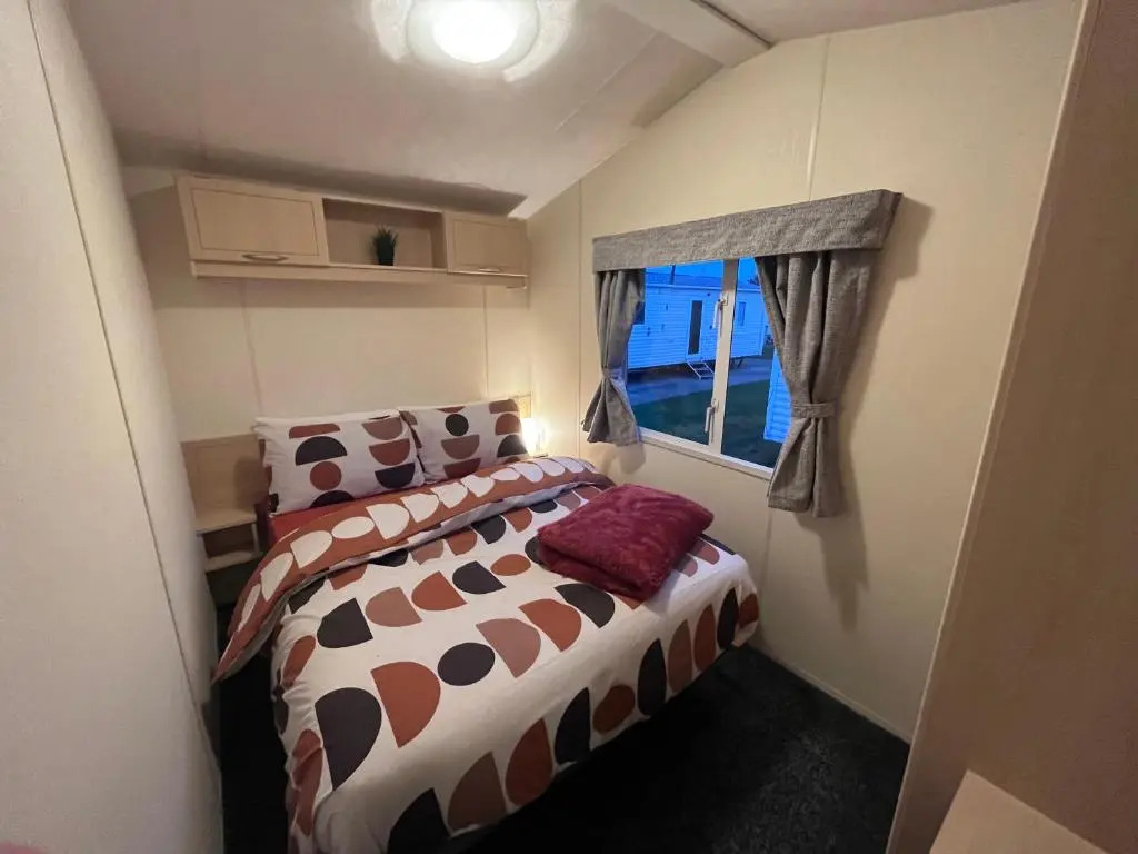 3 Bed Caravan 8 Berth Pet Friendly Parking